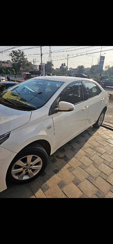 Toyota Corolla Altis 2015 10