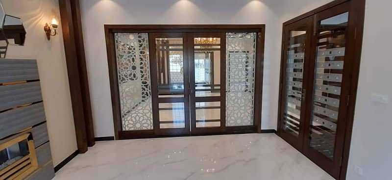 MODERN DESIGN 10 MARLA HOUSE FOR SALE IN GOOD LOCATION OF BAHRIA TOWN LAHORE 16