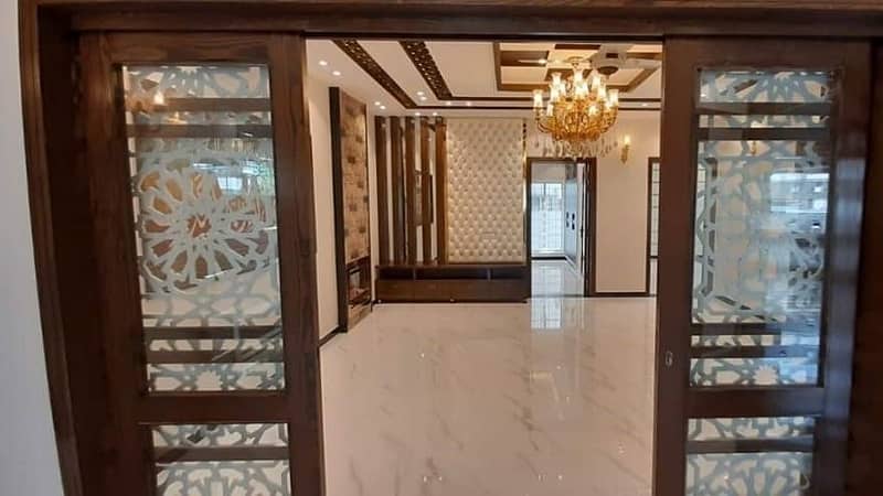 MODERN DESIGN 10 MARLA HOUSE FOR SALE IN GOOD LOCATION OF BAHRIA TOWN LAHORE 28