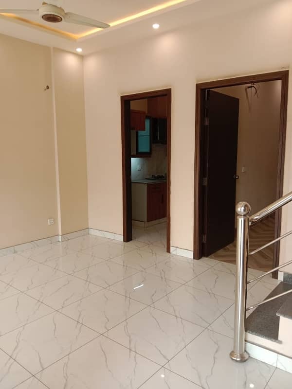 4 Marla 1st Floor Flat For Rent 9