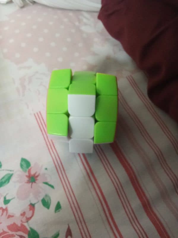 Best non-magnetic Moyu Rubik's Cube 1