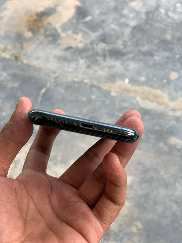 Iphone 11 pro midnight Green 256  bh 76% 2