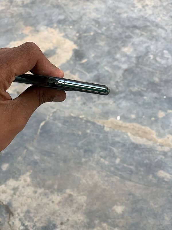 Iphone 11 pro midnight Green 256  bh 76% 4