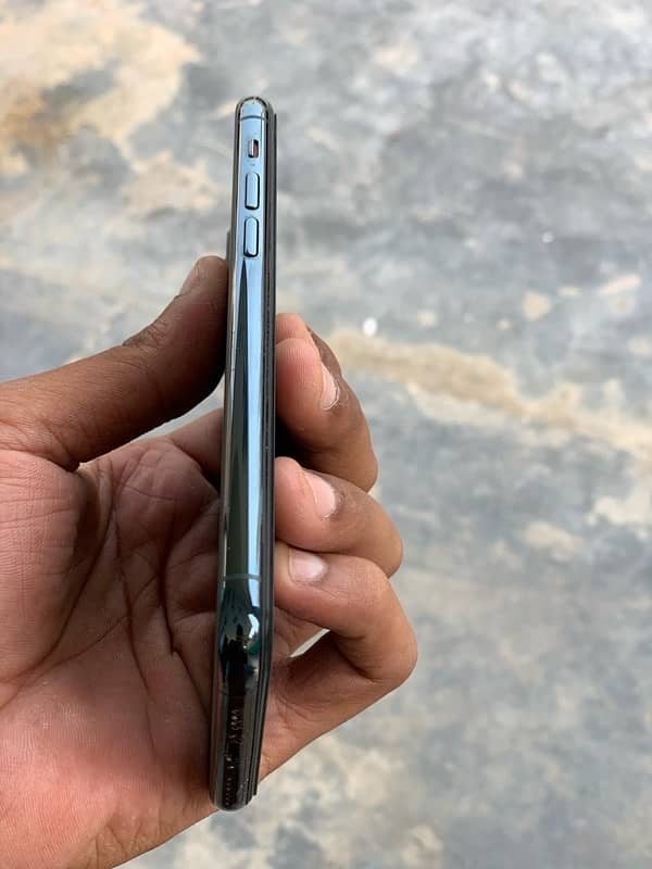 Iphone 11 pro midnight Green 256  bh 76% 5