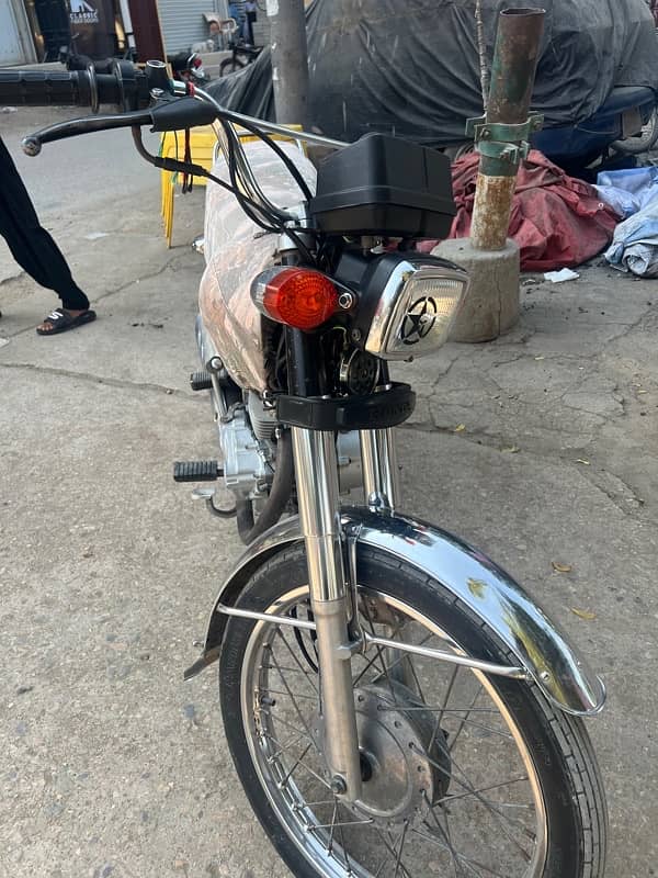 Honda CG125 2019 Hydrabad Golden Number 1