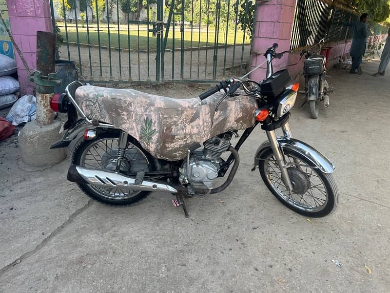 Honda CG125 2019 Hydrabad Golden Number 6