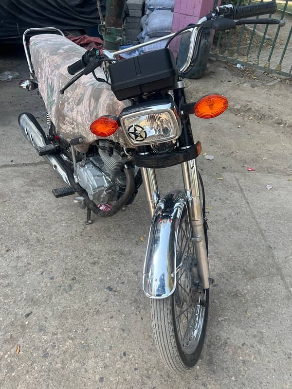 Honda CG125 2019 Hydrabad Golden Number 7