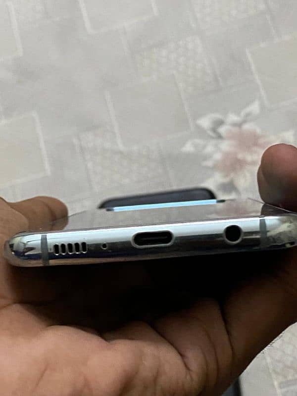 Samsung s10 8gb ram/512gb memory 2