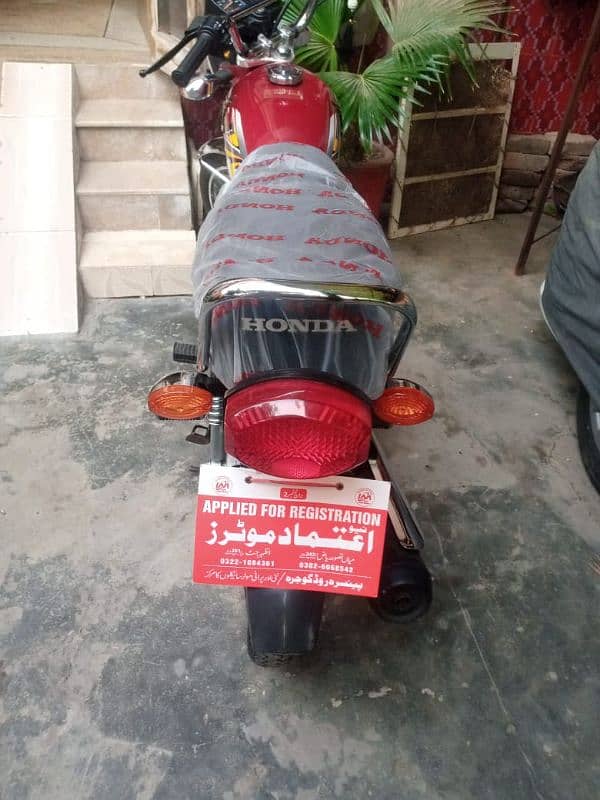 honda 125 red 2