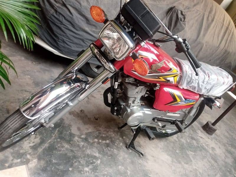 honda 125 red 6