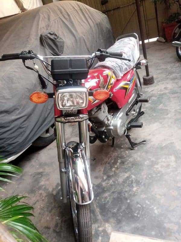 honda 125 red 7