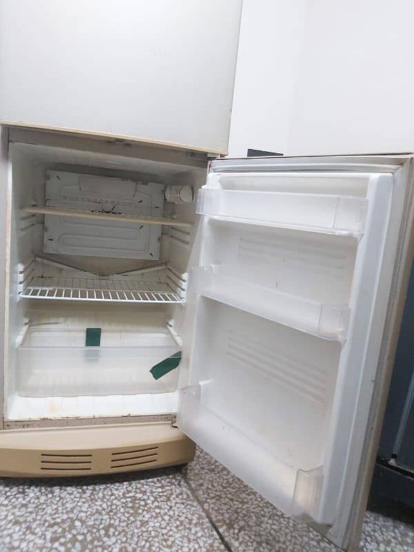 Pel refrigerator for sale 9