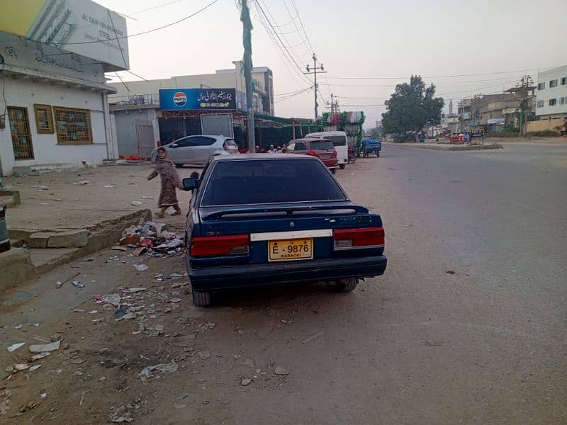 Nissan Sunny 1988 3