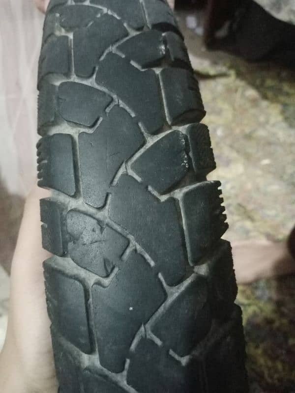 Honda 125 tyre in used 1399 only 1