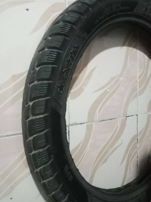 Honda 125 tyre in used 1399 only 4