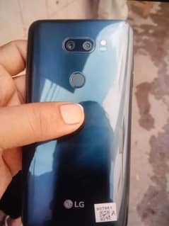 selling lg  v30