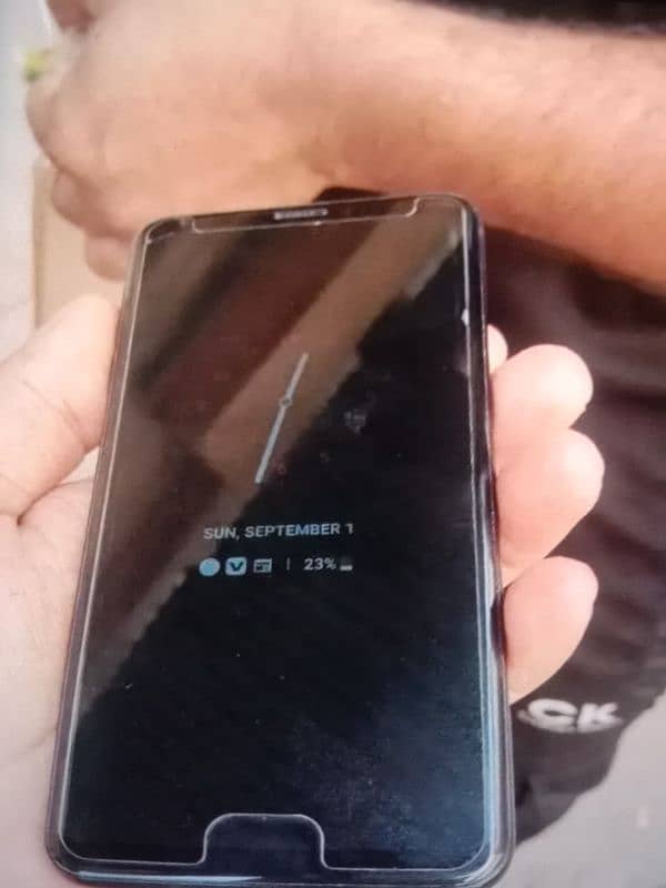 selling lg  v30 2