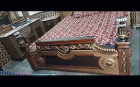 Bed set with dressing