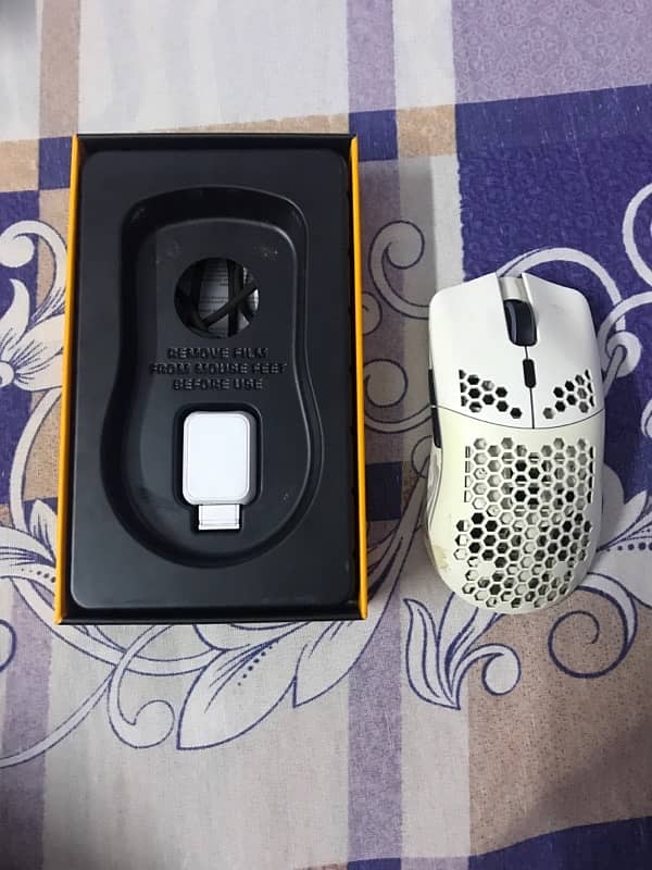 Model O Wireless 69grams 19000dpi 1