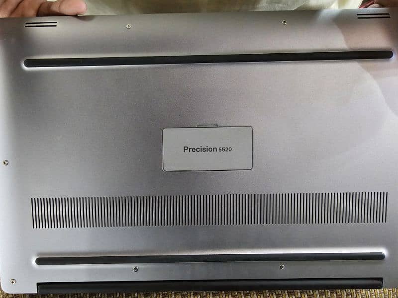 Precision 5520  12GB RAM  256GB SSD 2