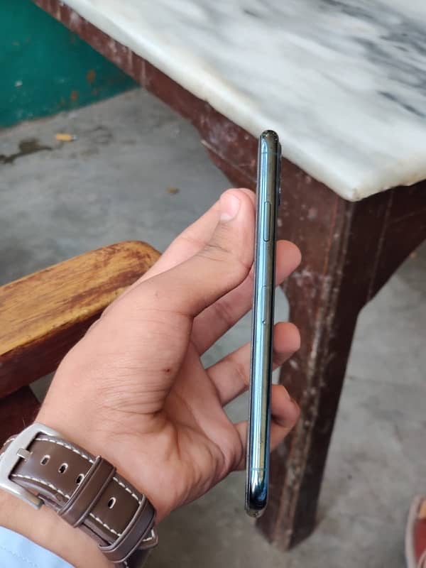 iphone 11 pro max  for sale 2