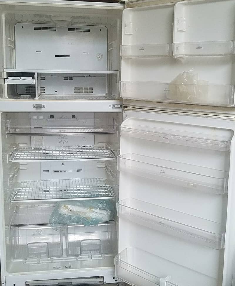 14.6 Cubic feet imported SANYO Refrigerator 3