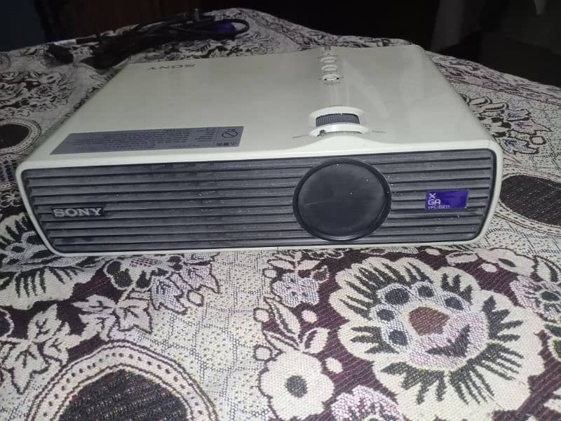 Sony VPL-DX10 Data Projector 1