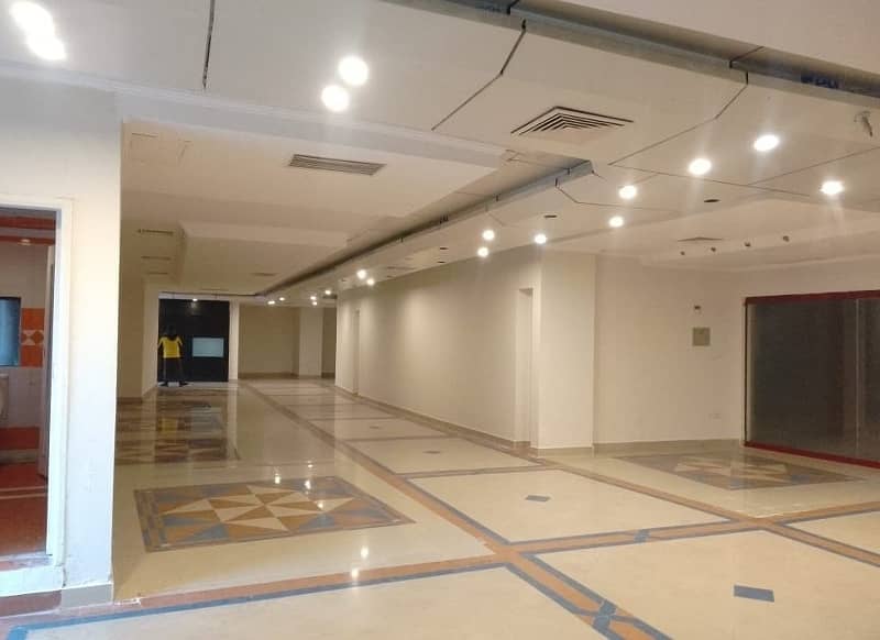 1300 Square Feet Brand New Corporation Office For Rent At Main Boulevard Gulberg 3 Lahore 5