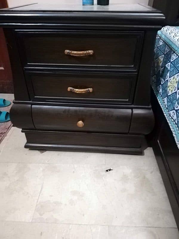 moving out sale (complete bedroom set) 4