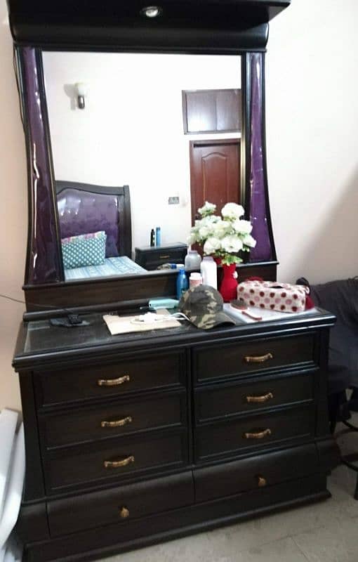 moving out sale (complete bedroom set) 5