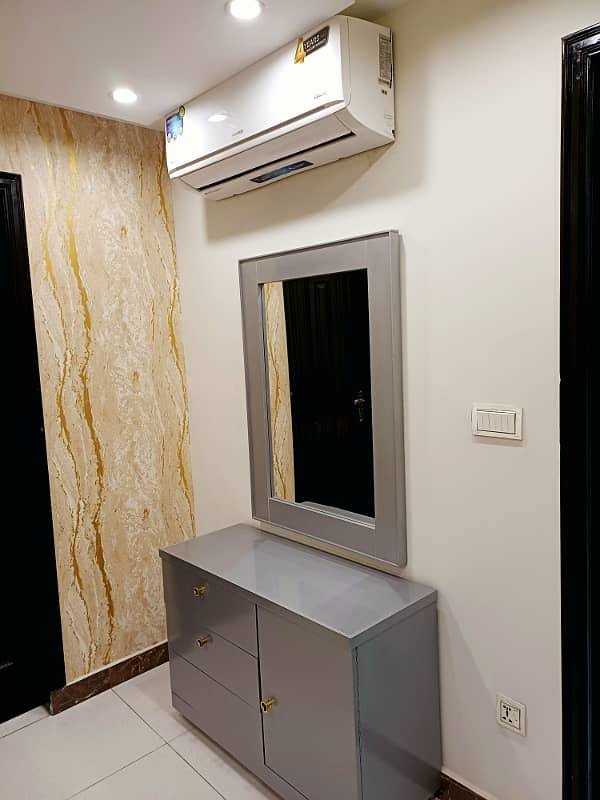 Luxury Studio/1 BHK/2 BHK available on daily basis 11