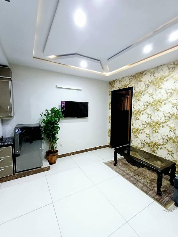 Luxury Studio/1 BHK/2 BHK available on daily basis 13