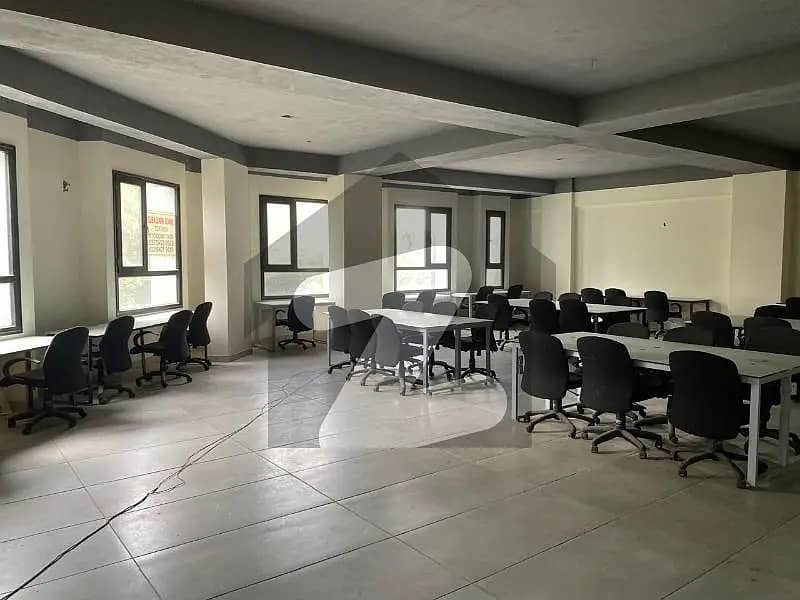 Ideal 3000 sqft office Space For Rent at D-Ground Faisalabad (Best For IT Setup & Consultancy ) 1