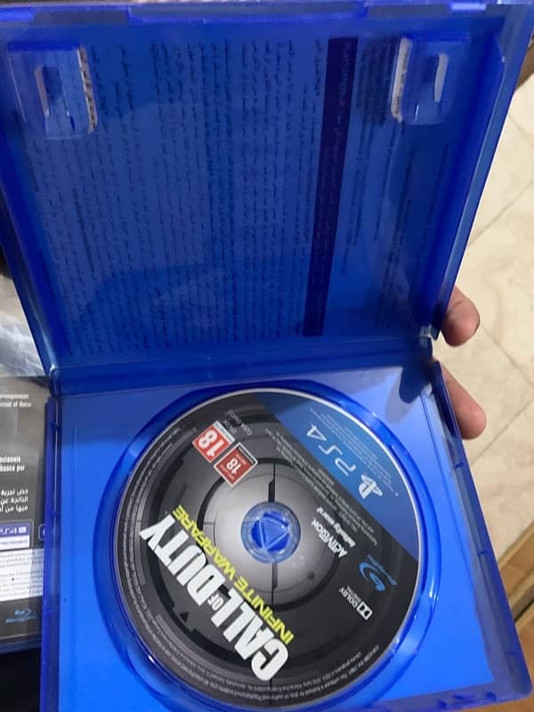 PS4 Slim 1TB 10/10 condition 6