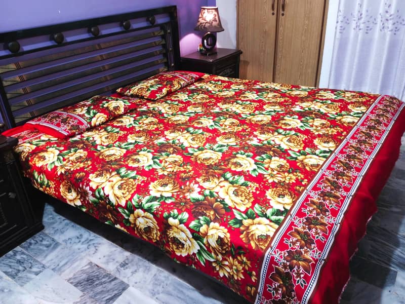 15 New Designs of King Size Double Bedsheets 11