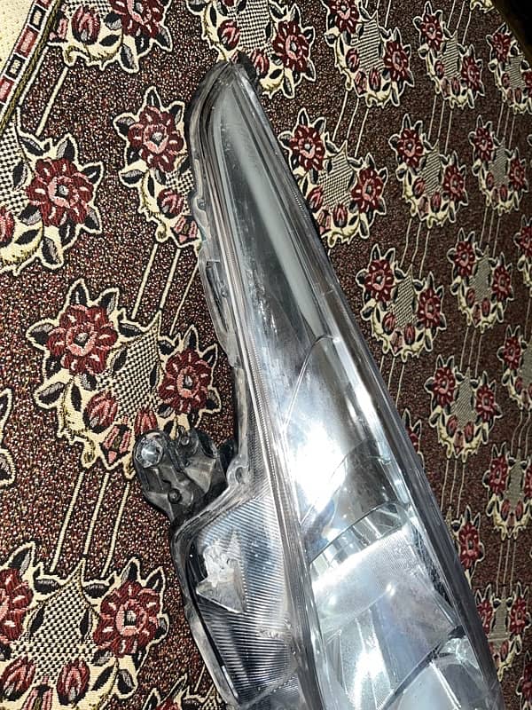 toyota Yaris 2024 model head light right side 1