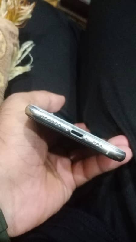 iPhone  xs 64 non pta E sim time available 1