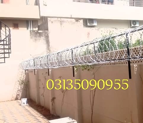 Razor Wire , Chainlink Fence , Barbed Wire Security Fence Weld mesh 3