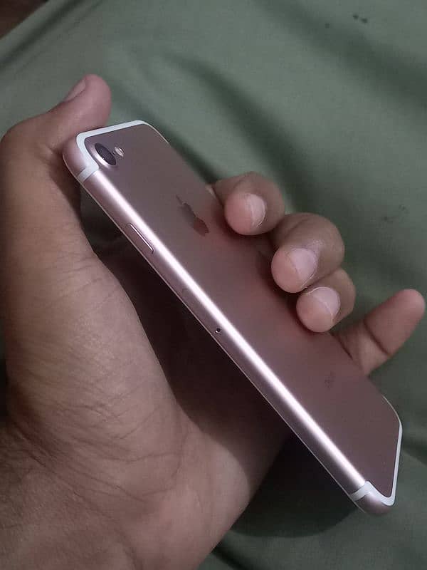 iPhone 7 32gb non pta just phone 5