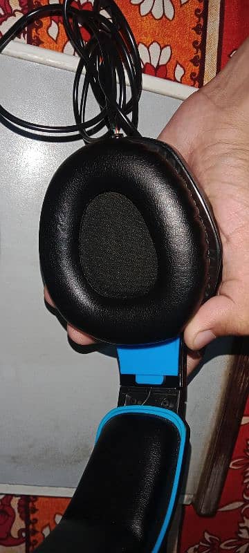 gaming headphones 1