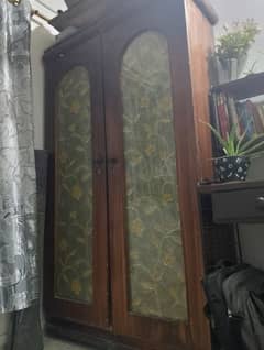 Divider/wardrobe