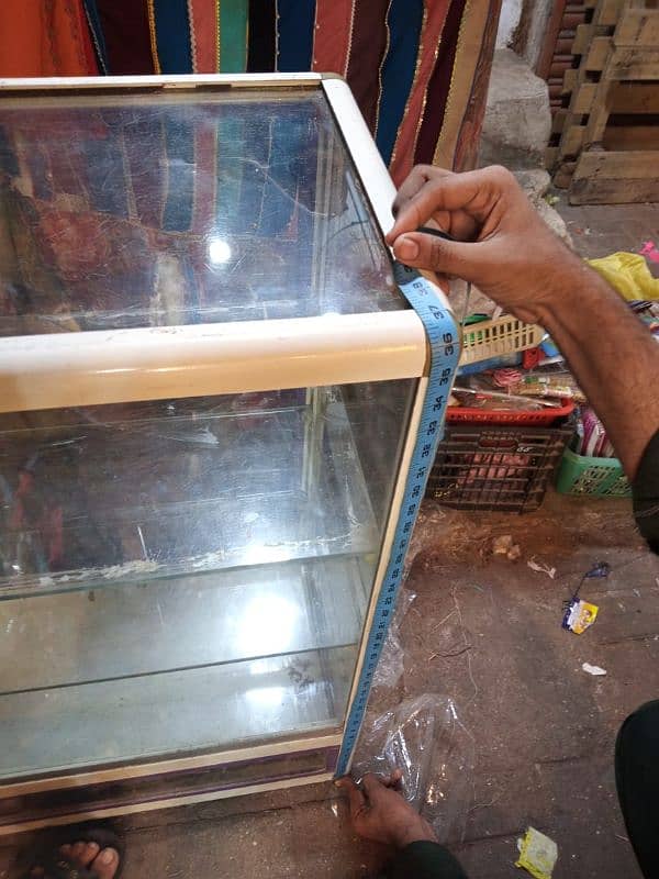 2. Aluminium counter Urgent for SALE 15k Each 10