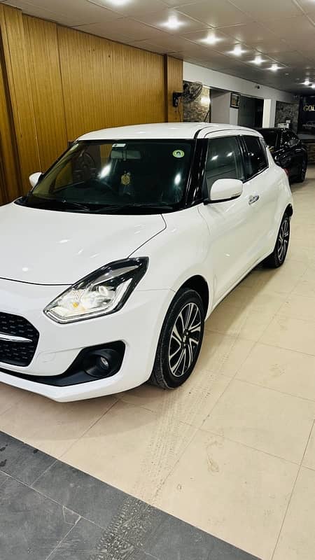 Suzuki Swift GLX CVT 2