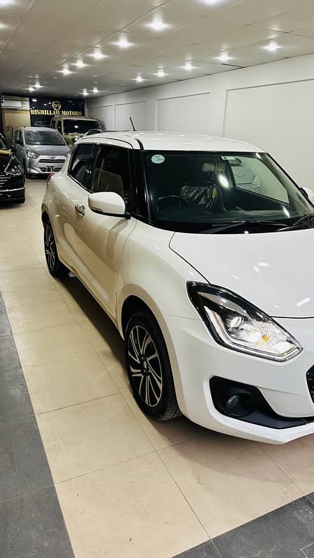 Suzuki Swift GLX CVT 3