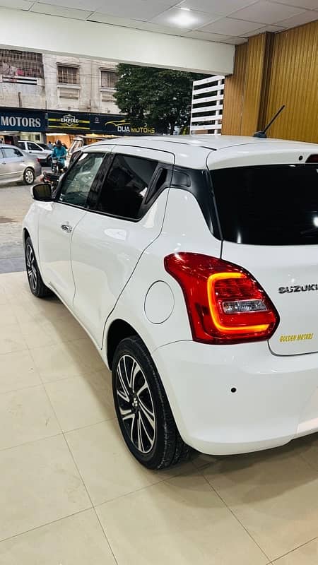 Suzuki Swift GLX CVT 5