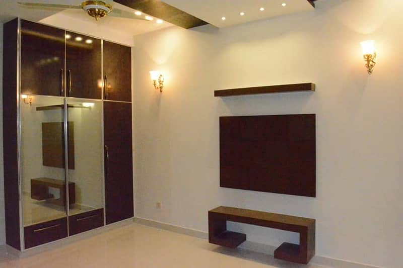 10 Marla Like Brand New House With Gas Available For Rent In Bahria Town Lahore. 8