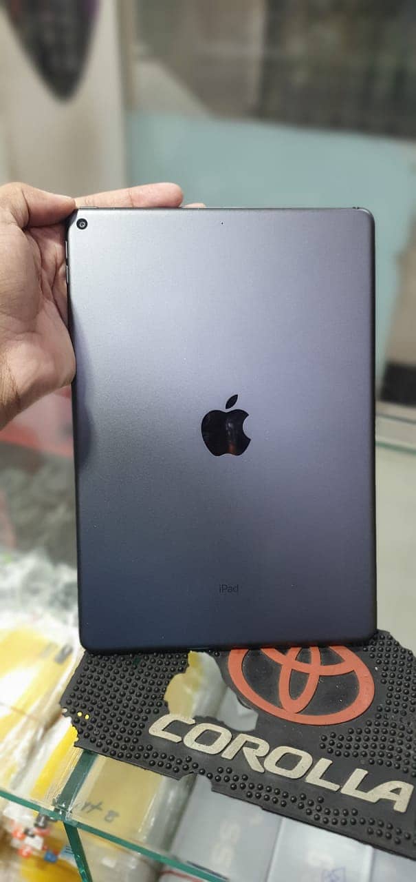 Ipad Air (3rd Generation] 10.5 inch Display 1