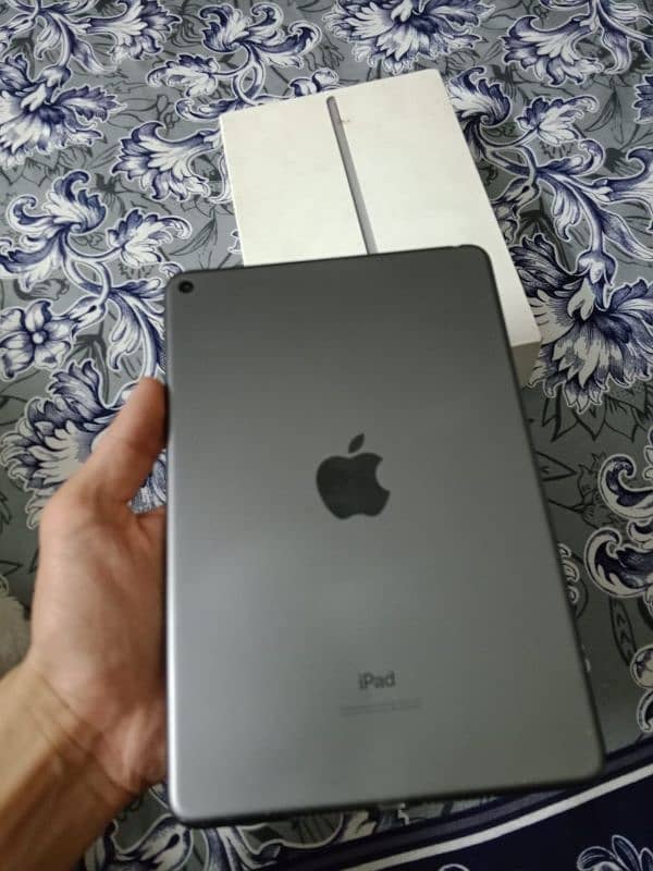 Ipad mini 5 Tablet New condition good working for urgently sale 0