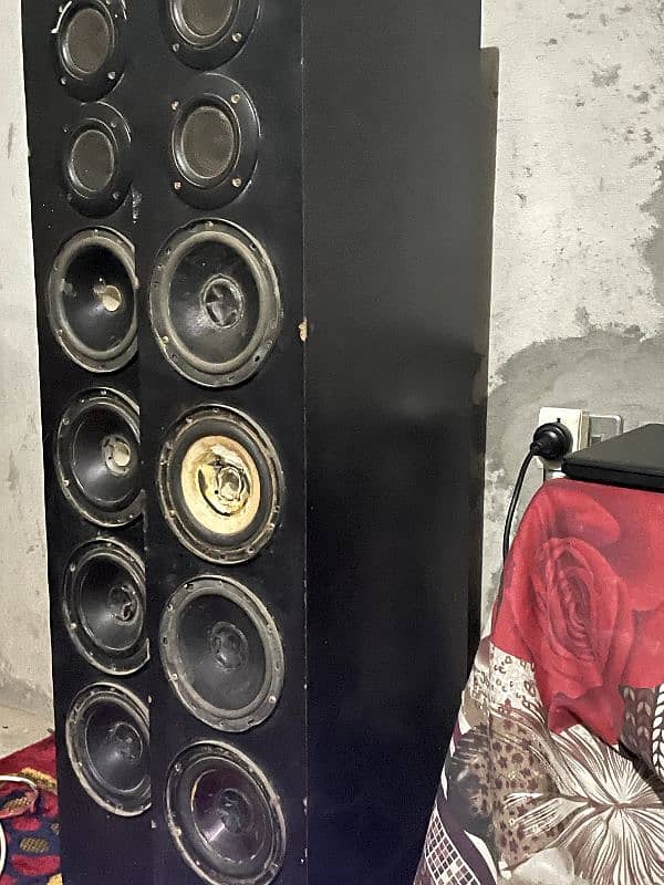 2 box with speakers (full bass buffer ) 3