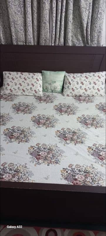 Queen bed, need of urgent sale 3